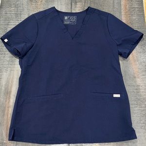 Womens FIGS scrub top with front pockets Medium
